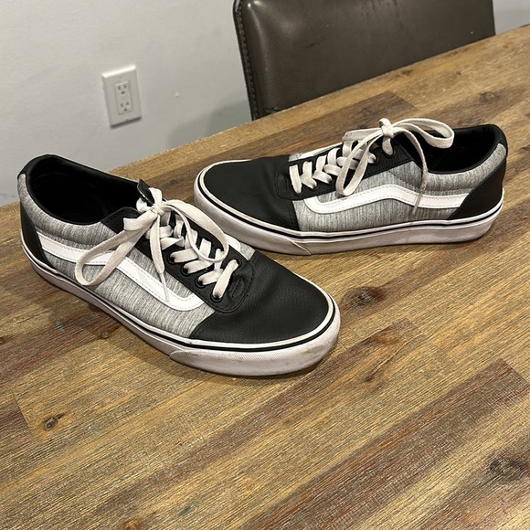 Vans - Picture 2 of 5